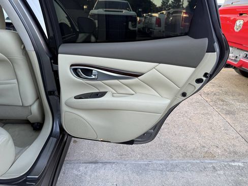Used 2012 INFINITI M37 w/ Premium Pkg RWD image 16