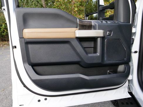 Used 2022 Ford F250 Lariat w/ Tremor Off-Road Package image 25