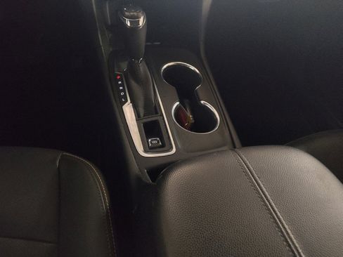 Used 2018 Chevrolet Equinox Premier FWD image 26