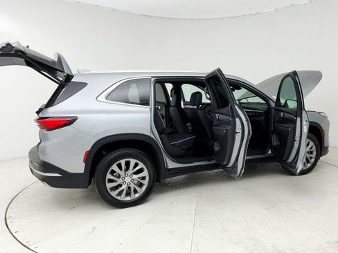 Certified 2025 Buick Enclave Preferred image 13