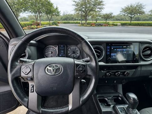 Used 2016 Toyota Tacoma TRD Sport w/ Towing Package image 14