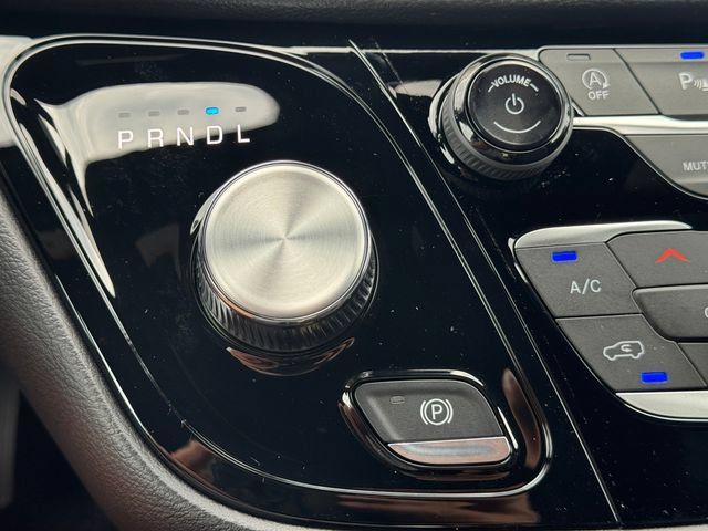 New 2027 Chrysler Pacifica Select AWD/4WD image 37