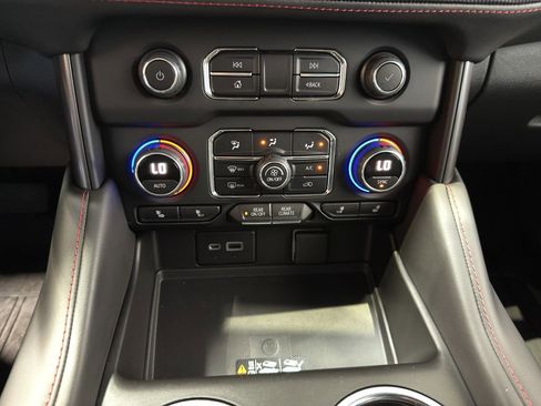 Used 2022 Chevrolet Tahoe RST image 33