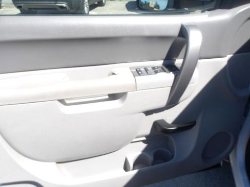 Used 2011 Chevrolet Silverado 1500 W/T image 18