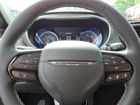 New 2027 Chrysler Pacifica Limited FWD image 20