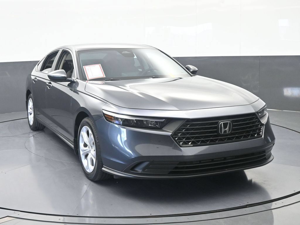 Used 2025 Honda Accord LX image 9