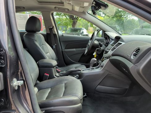 Used 2016 Chevrolet Cruze LT w/ Sun, Sound and Sport Package FWD image 37