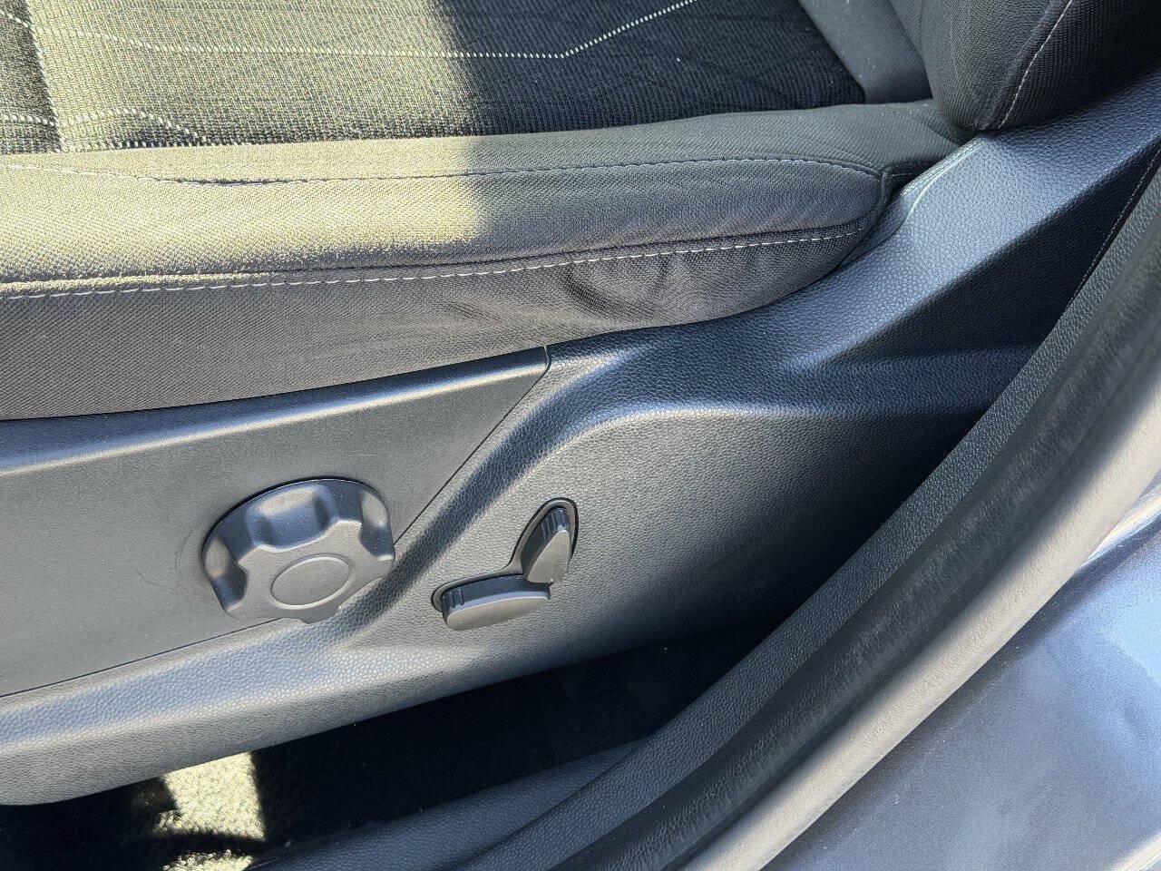 Used 2018 Ford EcoSport SE w/ SE Convenience Package FWD image 25