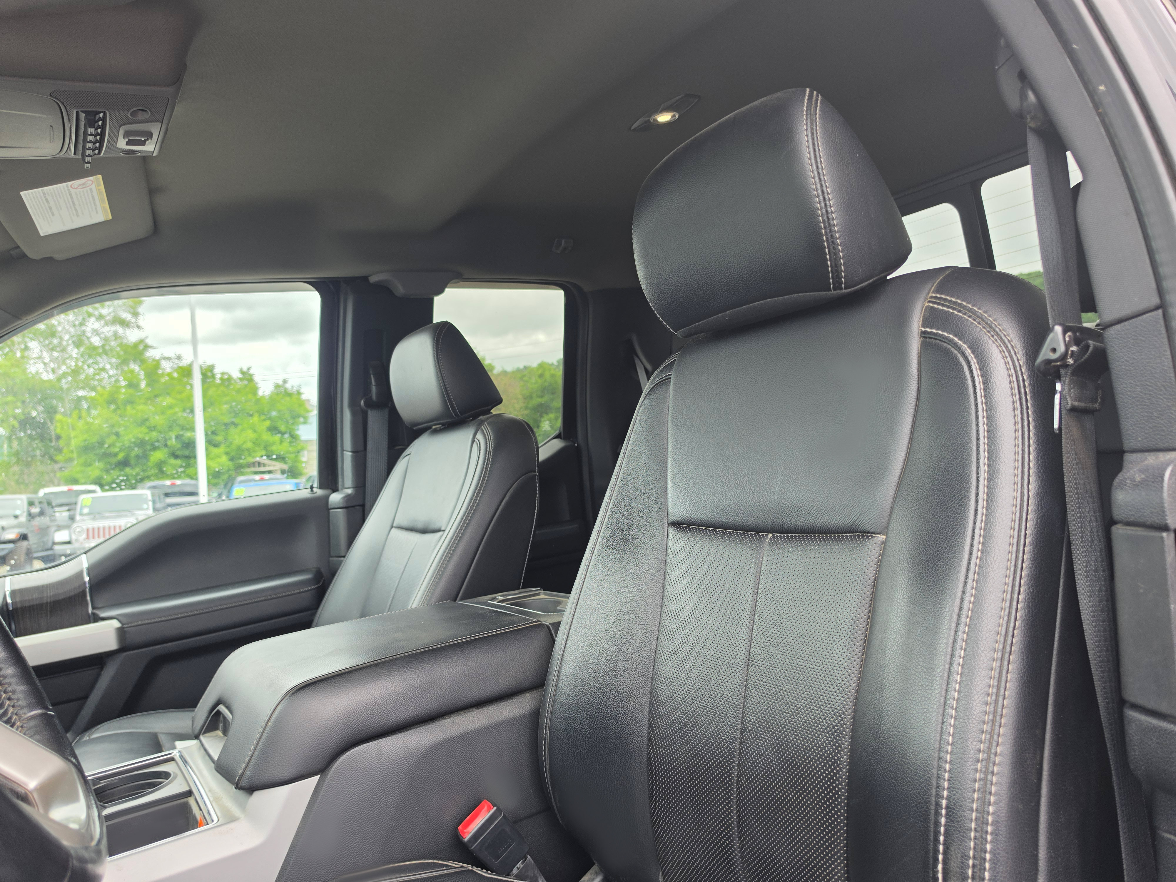 Used 2021 Ford F250 Lariat w/ Lariat Value Package AWD/4WD image 11