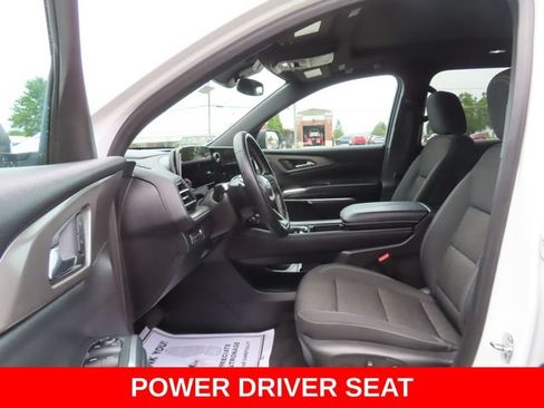 Used 2025 Chevrolet Traverse LT w/ Sun and Wheel Package AWD/4WD image 18