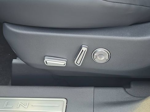 Certified 2026 Lincoln Nautilus Premier AWD/4WD image 6