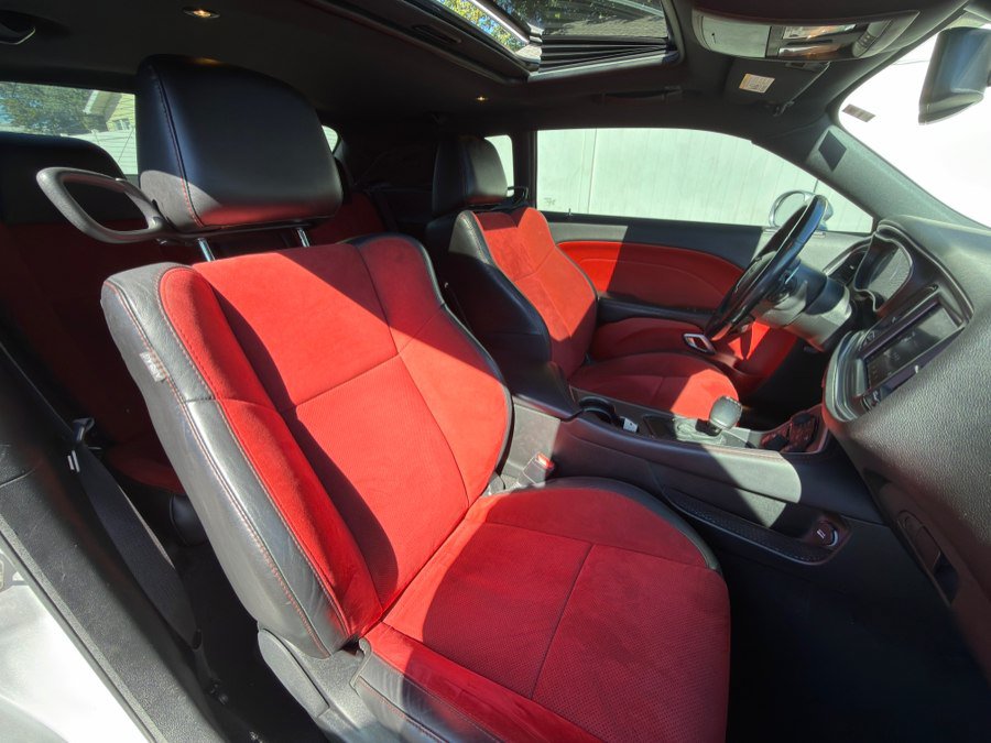 Used 2019 Dodge Challenger R/T w/ Plus Package RWD image 34