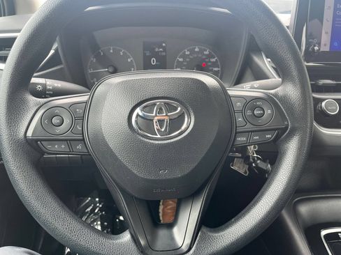 Used 2025 Toyota Corolla LE FWD image 28
