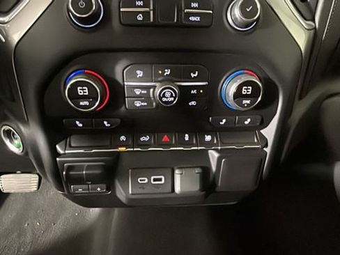 Used 2019 Chevrolet Silverado 1500 RST w/ All-Star Edition AWD/4WD image 22