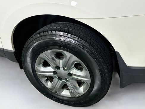 Used 2014 Chevrolet Traverse LS FWD image 11