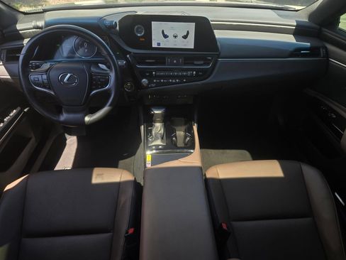 Used 2025 Lexus ES 300h w/ Premium Package FWD image 13