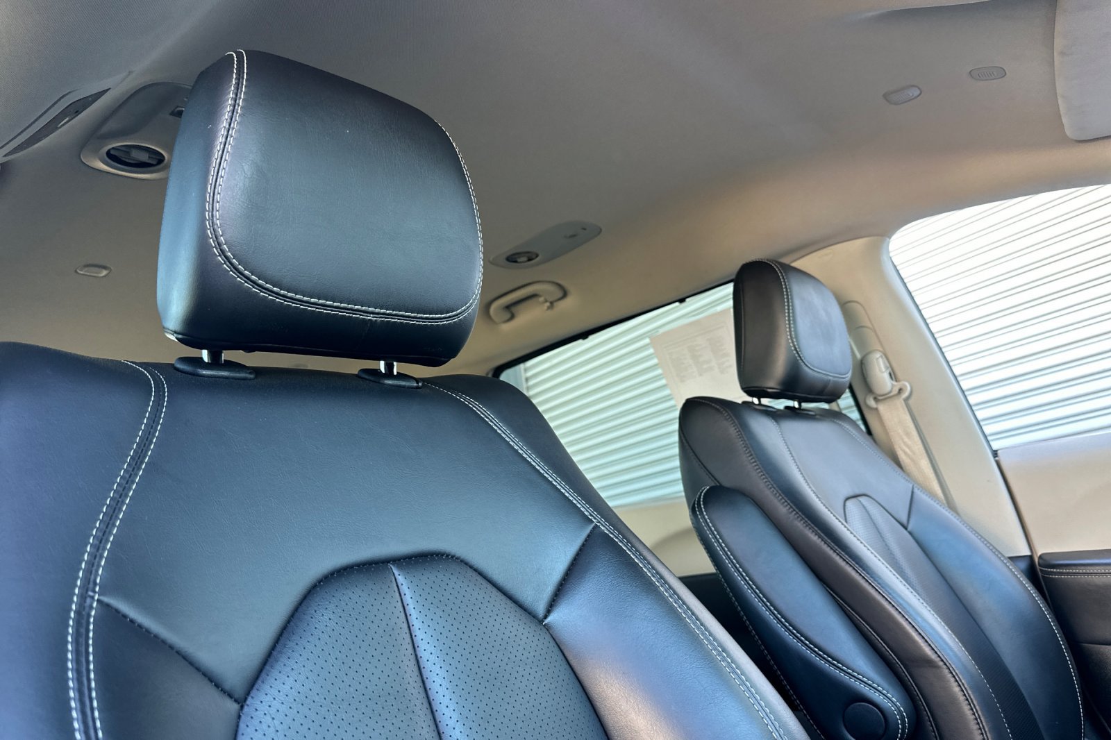 Used 2023 Chrysler Pacifica Touring-L FWD image 18