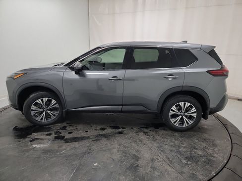 Used 2021 Nissan Rogue SV image 4