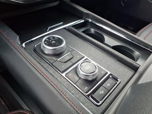 Used 2024 Ford Expedition Max Limited image 26