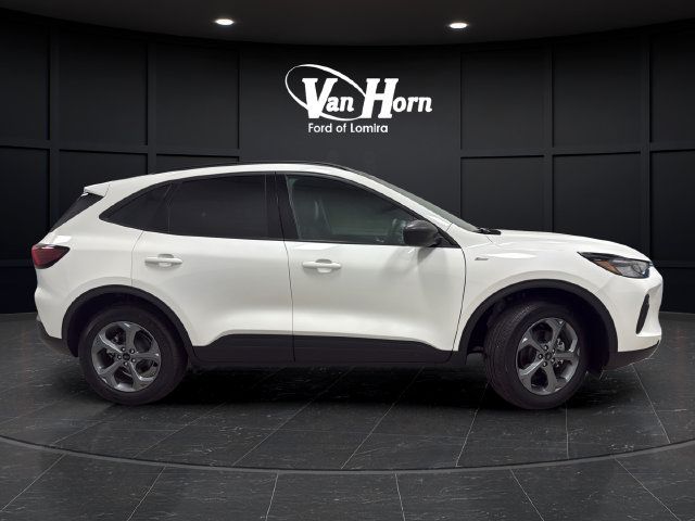Used 2025 Ford Escape ST-Line w/ Cold Weather Package AWD/4WD image 8