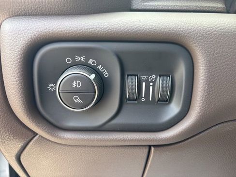 New 2026 RAM 3500 Laramie AWD/4WD image 27