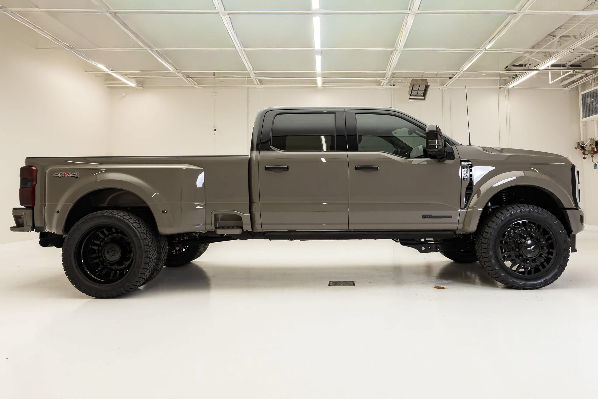 Used 2026 Ford F450 King Ranch w/ Chrome Package AWD/4WD image 11