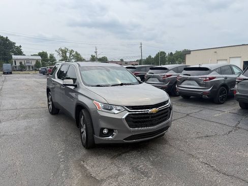 Used 2018 Chevrolet Traverse LT AWD/4WD image 3