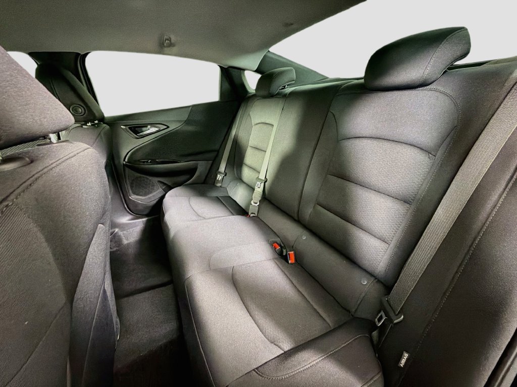Used 2025 Chevrolet Malibu LS FWD image 25