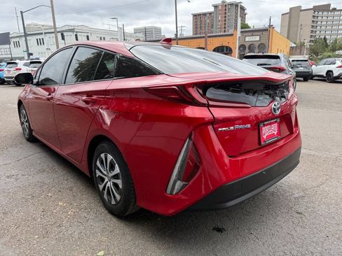 Used 2020 Toyota Prius Prime XLE FWD image 5