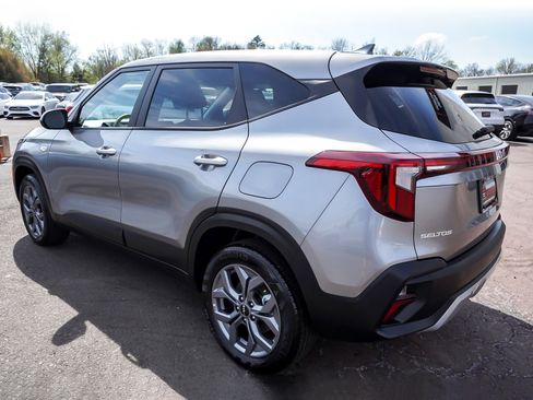 Used 2026 Kia Seltos LX AWD/4WD image 4