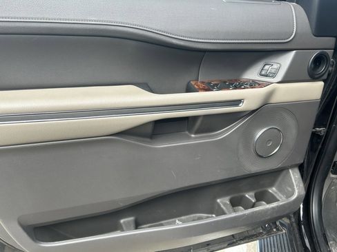 Used 2019 Ford Expedition XLT w/ Equipment Group 202A image 10