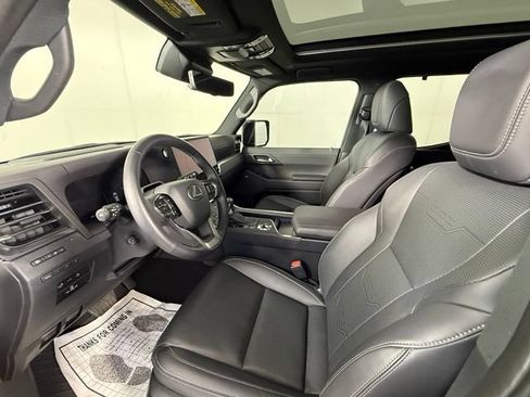 Used 2026 Lexus GX 550 w/ Accessory Package (2T) AWD/4WD image 5