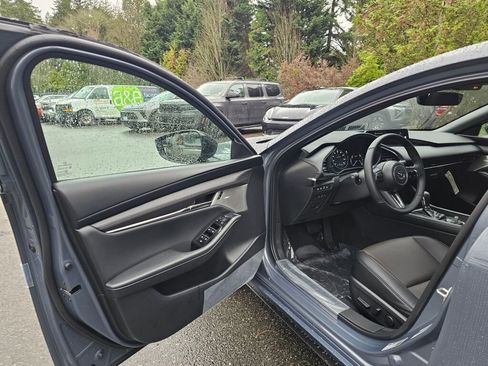 New 2026 MAZDA MAZDA3 Hatchback w/Premium Plus Pkg image 21