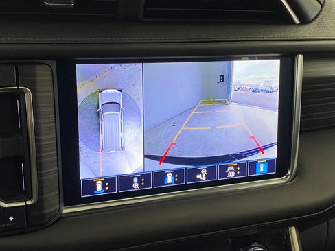 Used 2021 GMC Yukon Denali w/ Denali Premium Package image 26