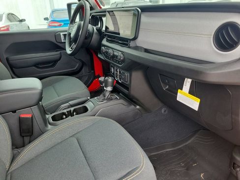 Used 2025 Jeep Wrangler Unlimited Sport AWD/4WD image 27