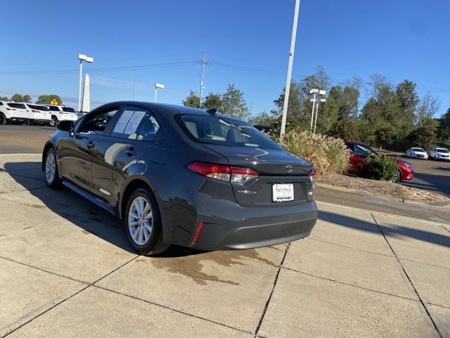 Used 2026 Toyota Corolla LE w/ LE Premium Package FWD image 9
