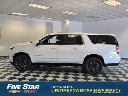 New 2026 Chevrolet Suburban LT w/ Comfort Package AWD/4WD image 4