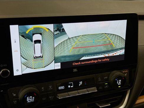 Used 2024 Toyota Grand Highlander AWD image 14