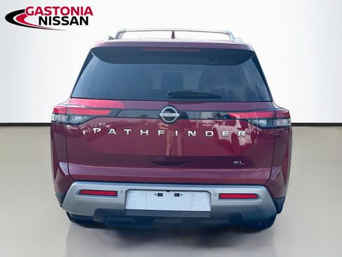 Used 2024 Nissan Pathfinder SL image 7
