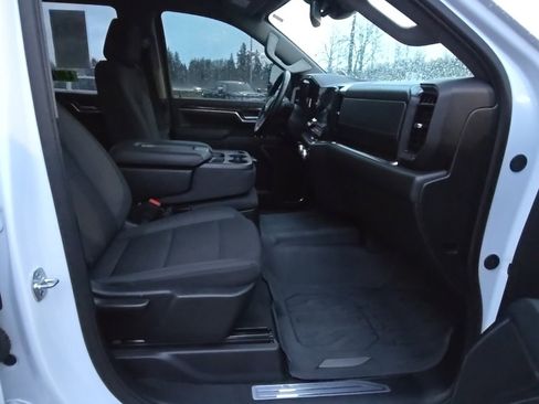 Used 2025 GMC Sierra 3500 SLE w/ SLE Value Package image 28