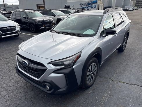 Used 2024 Subaru Outback Premium AWD/4WD image 5