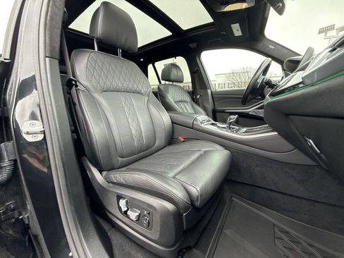 Used 2021 BMW X5 M50i w/ Executive Package image 26