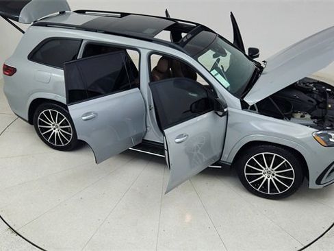 Used 2025 Mercedes-Benz GLS 450 4MATIC image 90
