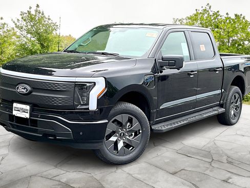 New 2025 Ford F150 Lightning Flash image 2