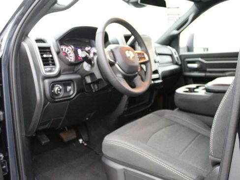 Used 2025 RAM 2500 Big Horn AWD/4WD image 7