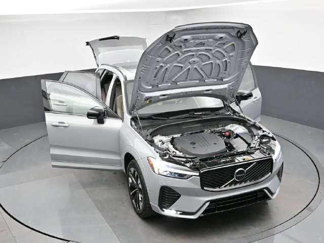 New 2026 Volvo XC60 B5 Plus w/ Protection Package Premier AWD/4WD image 52
