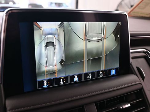 Used 2023 Chevrolet Tahoe Z71 w/ Luxury Package image 26