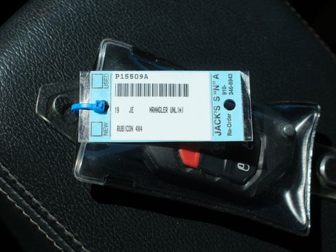 Used 2019 Jeep Wrangler Unlimited Rubicon image 36