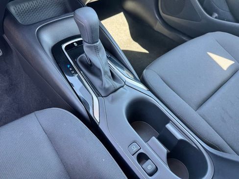 Used 2025 Toyota Corolla LE FWD image 19