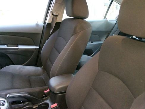 Used 2015 Chevrolet Cruze LT FWD image 16
